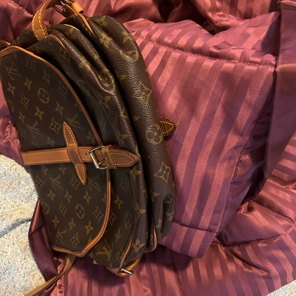 💎✨Authentic✨💎Louis Vuitton Saumur 30